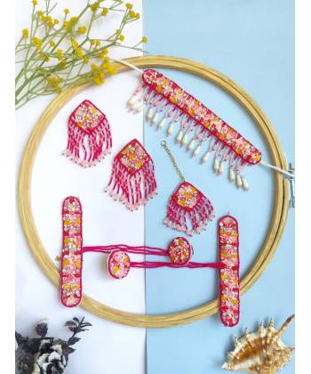Pink Floral Haldi Jewellery Sets-Stylish Handmade Jewelry Set
