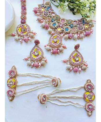 Ethnic Peach-Pink Floral Haldi Mehndi Jewellery Set for Women