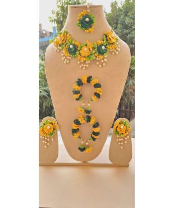 Yellow-Green Floral Jewellery Set for Haldi, Mehandi, Baby Shower This exquisite Yellow-Green Bridal Mehndi