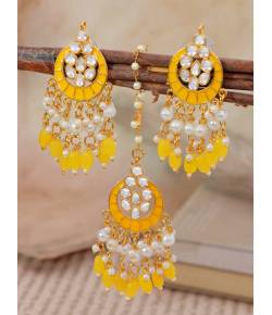 Crunchy Fashion Gold-Plated Yellow Chandbali Kundan Pearl Earrings Tikka Set RAE2157