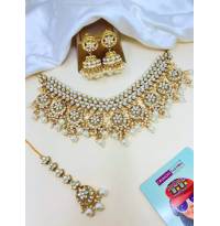 Elegant White Pearl Kundan Necklace Earrings Set for Saree & Lehenga