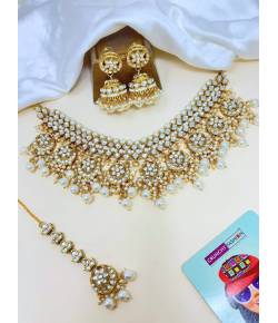 Elegant White Pearl Kundan Necklace Earrings Set for Saree & Lehenga