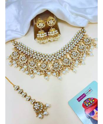 Elegant White Pearl Kundan Necklace Earrings Set for Saree & Lehenga