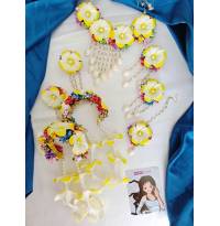 Yellow-White Tropical Jewellery Set with Kaliras for Haldi,mehndi