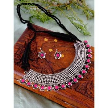  - Buy Online  Jewellery Twin Heart Red Earrings, Gold-Plated  Ethnic White & Red  Kundan Square REarrings & Maang Tika Set RAE1195, Stunning Royal Marvelous Pendant Set - CrunchyFashion.com
